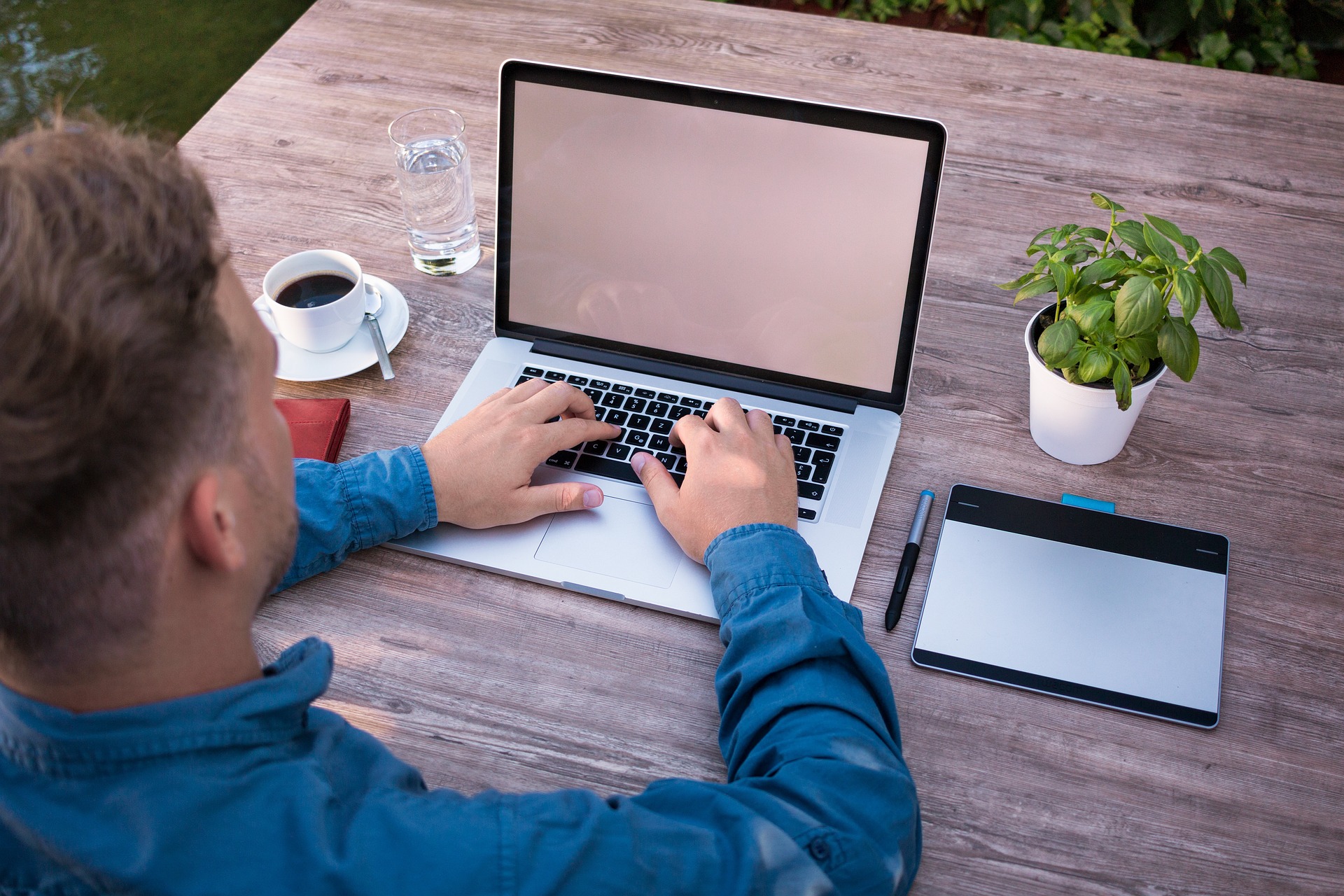 Homeoffice oder Büro: Was macht Beschäftigte produktiver? auf sciblog.at